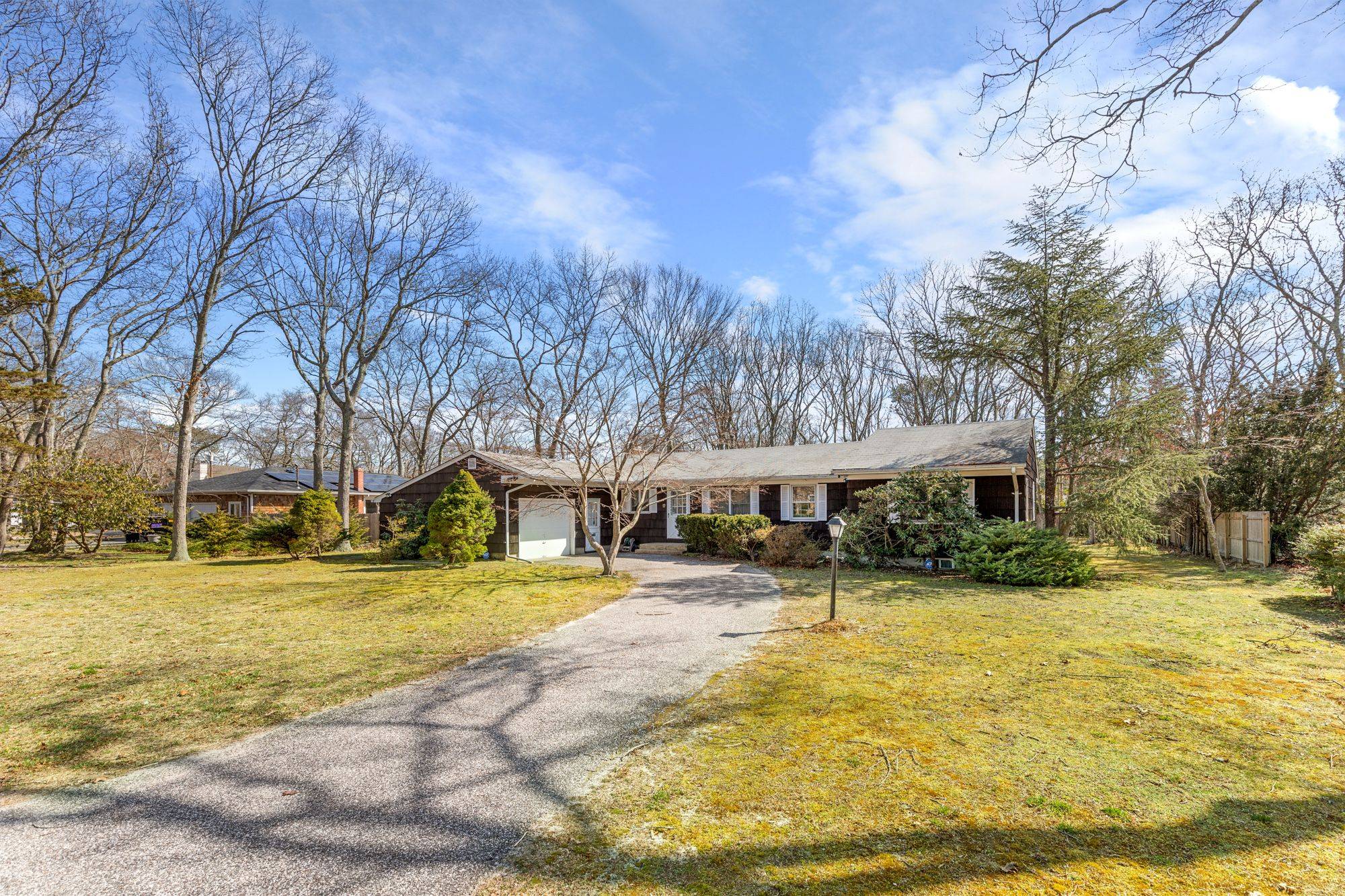 Lovely East Quogue Ranch