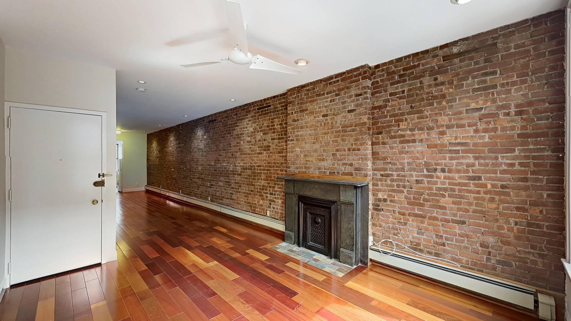 HURRY WON'T LAST..... NO FEE a Amazing Floor Thru Loft style apartment on Bedford Ave and North 10th St.