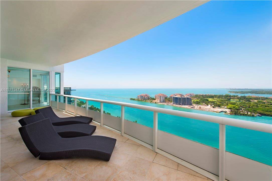 Luxury Penthouse at Murano at Portofino, ready to move in.