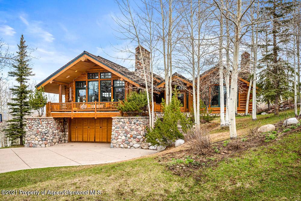 What better way to get an authentic Rocky Mountain experience than a stay in a custom log home.