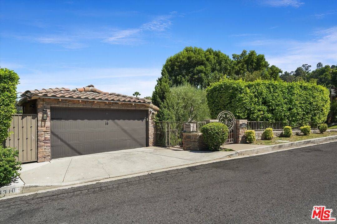 3310 Bennett Dr 4BR Hollywood Hills East La