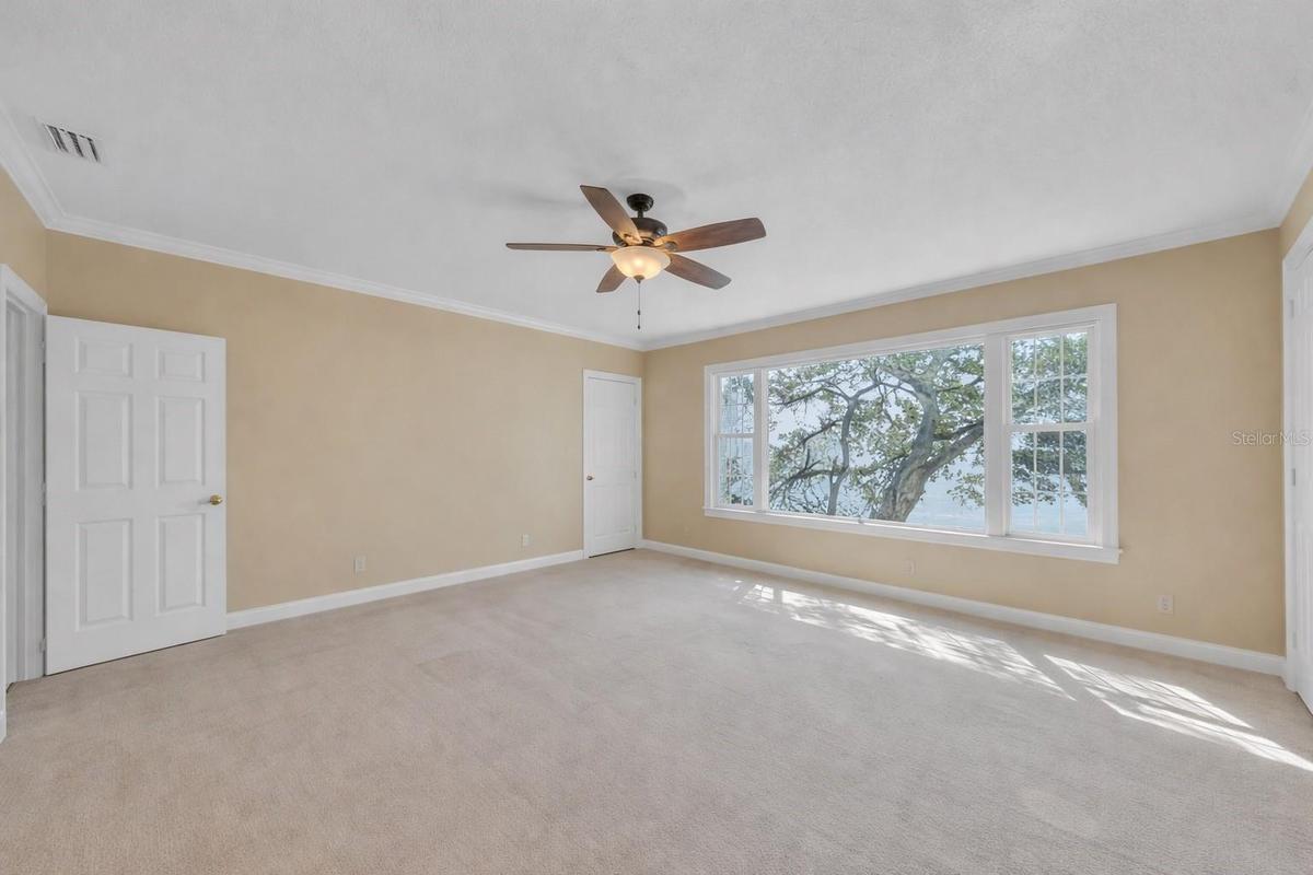 Virtually removed furniture and wall decor