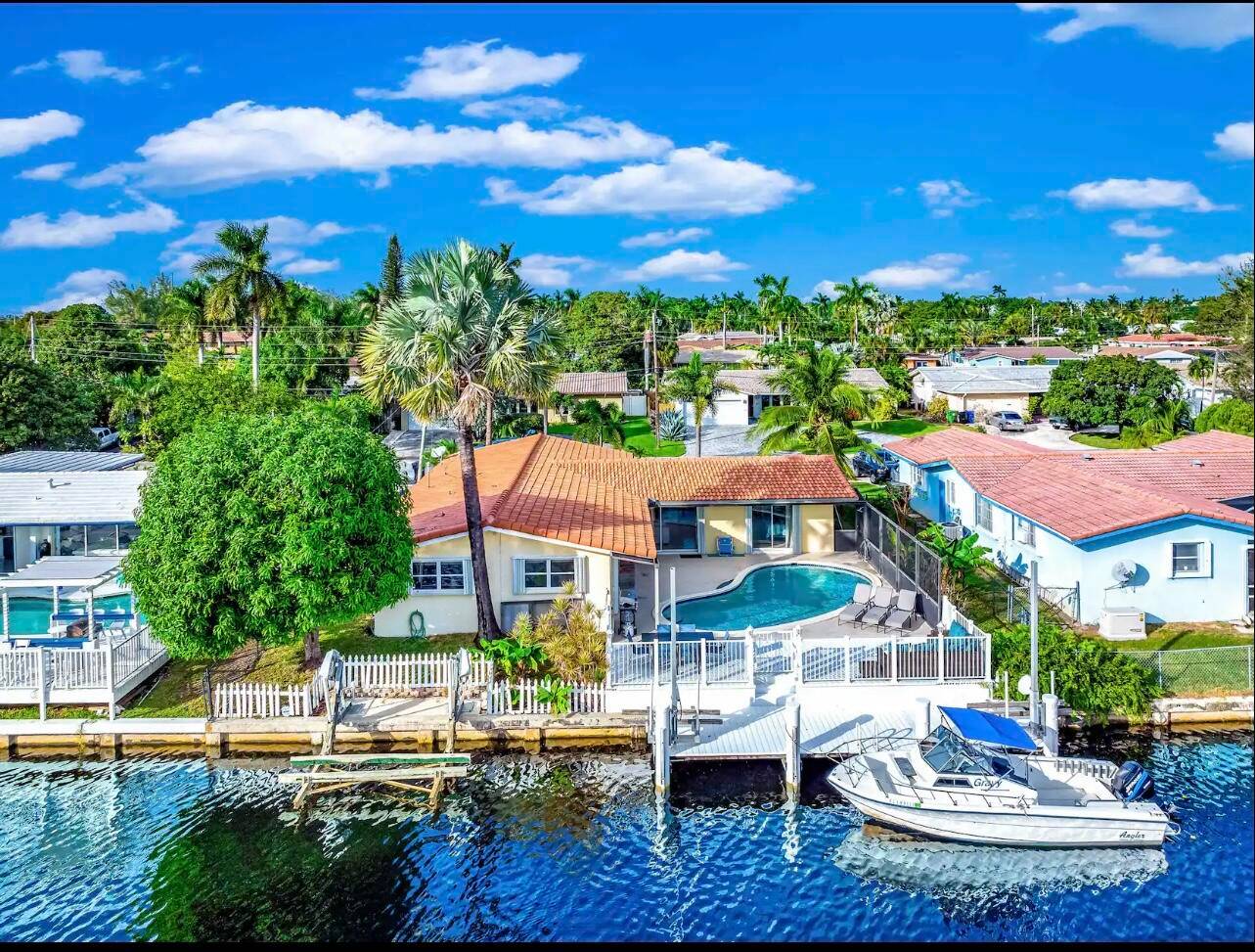 Gorgeous waterfront ocean access pool home, tons of upgrades !