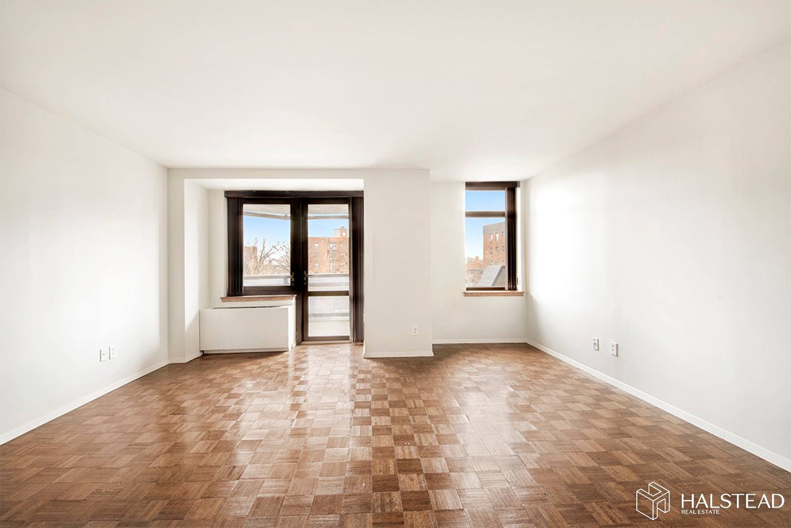 This Lovely Spacious One Bedroom Apartment see Floorplan in excellent condition throughout, This apartment has hardwood floors and has a generously sized balcony overlooking the Pinnacle Gardens and a washer ...