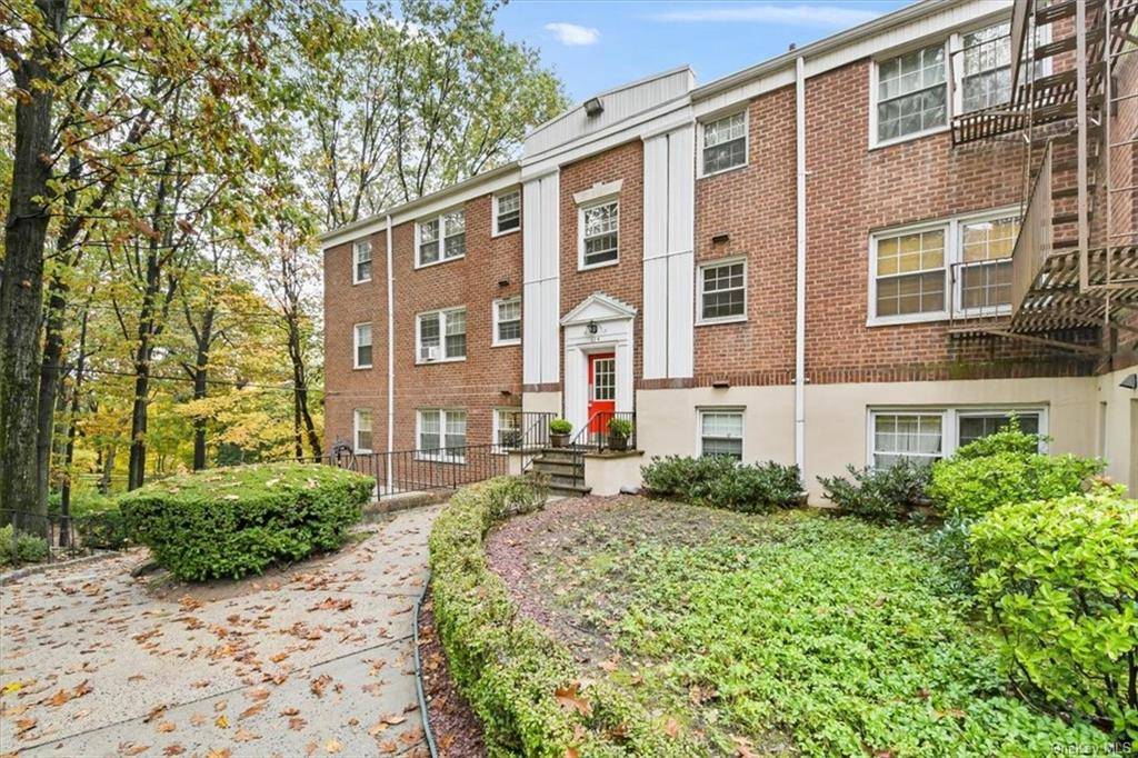 Immerse yourself in the epitome of luxury living with this fully renovated 3 bedroom, 2 bathroom condo in the highly sought after Bronxville neighborhood.