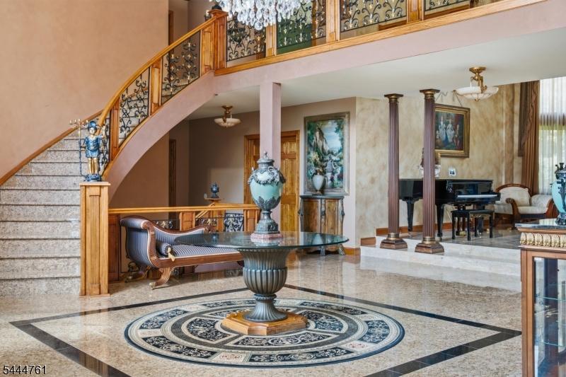 Foyer (1 of 3)
