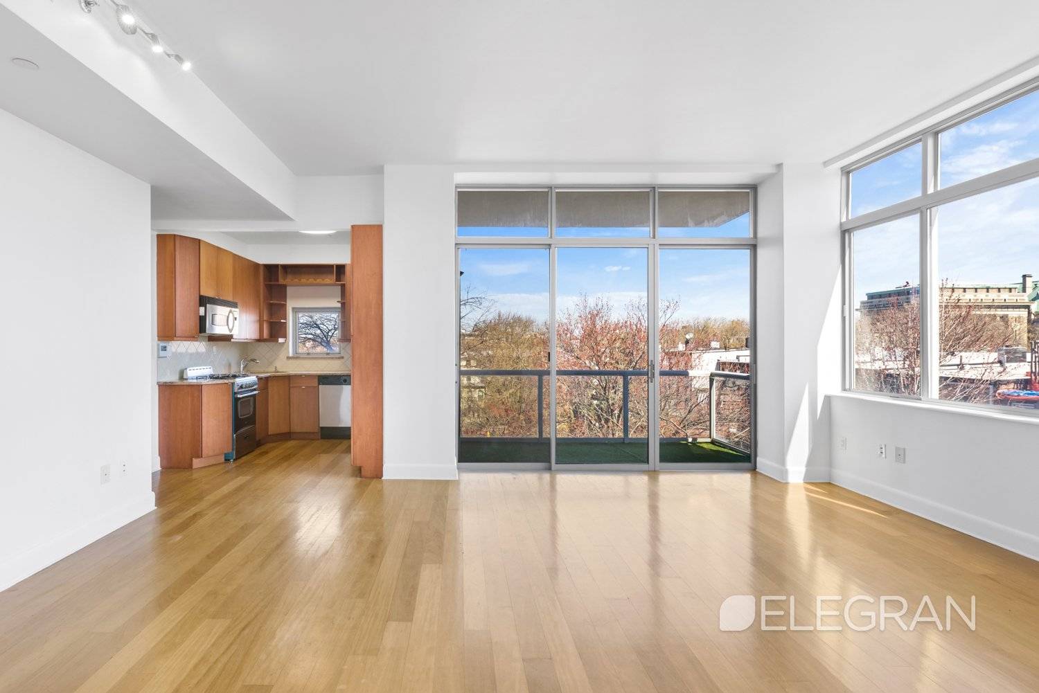 Your own tree house with phenomenal Empire State amp ; cityscape views.