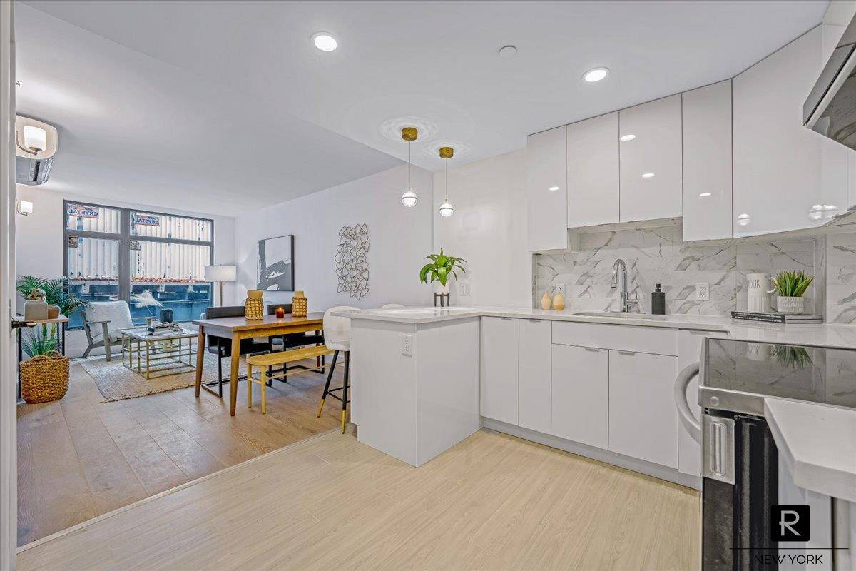 SUNLIGHT TERRACE is a 10 unit boutique elevator, pet friendly, condominium designed to offer the busy 21st century NYC occupant a modern and stylish apartment with designer finishes that will ...
