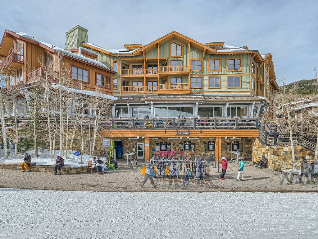 Imagine overlooking Copper Mountain's American Eagle Lift from your living room !