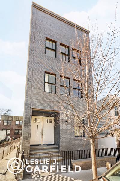 Located on the cusp of Park Slope and Greenwood, 218 20th Street is a stunning, mint condition, two family townhouse that has undergone a meticulous full renovation and reconstruction.