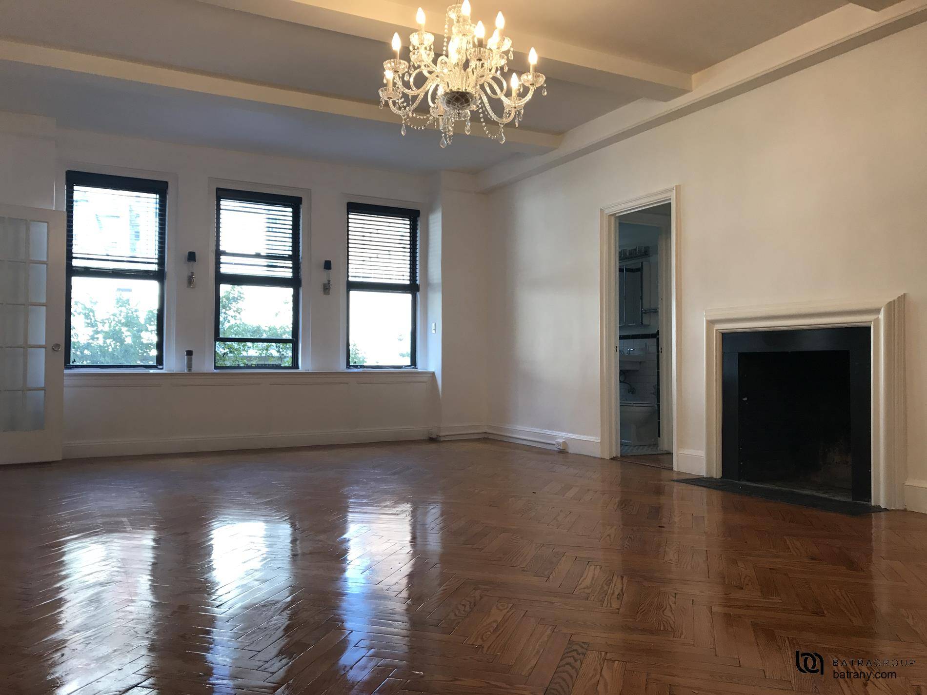 Gorgeous Boutique PreWar Doorman BuildingClose to All TrainsMorgan Library AreaMassive Convertible 3 BedroomOriginal Classic Details ThroughoutVery Large Living RoomWoodBurning Fire PlaceGorgeous Herringbone Hardwood FloorsHuge WindowedEat In KitchenStone