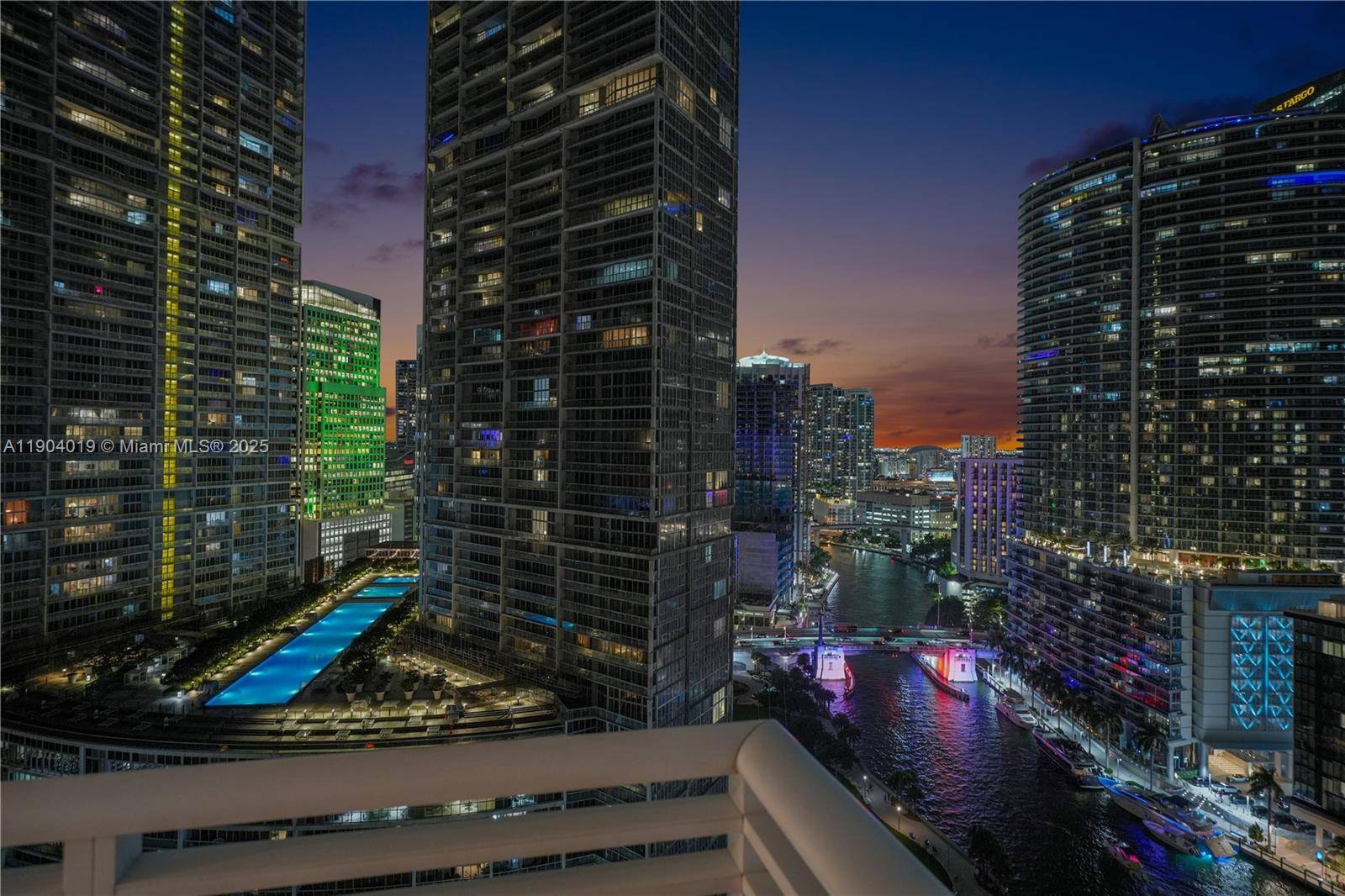 This phenomenal residence in the sky offers breathtaking panoramic views of Biscayne Bay and the Miami skyline from every window.