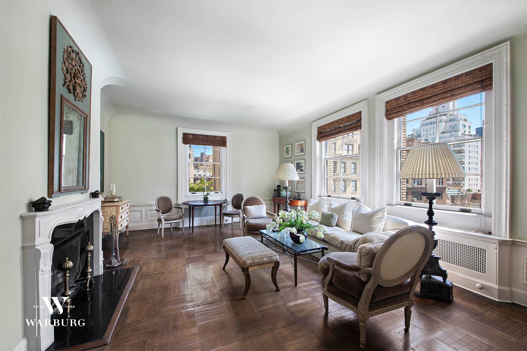 European elegance highlights this one bedroom, one and a half bath apartment as soon as you enter its gallery with 10' ceilings and old world detail.
