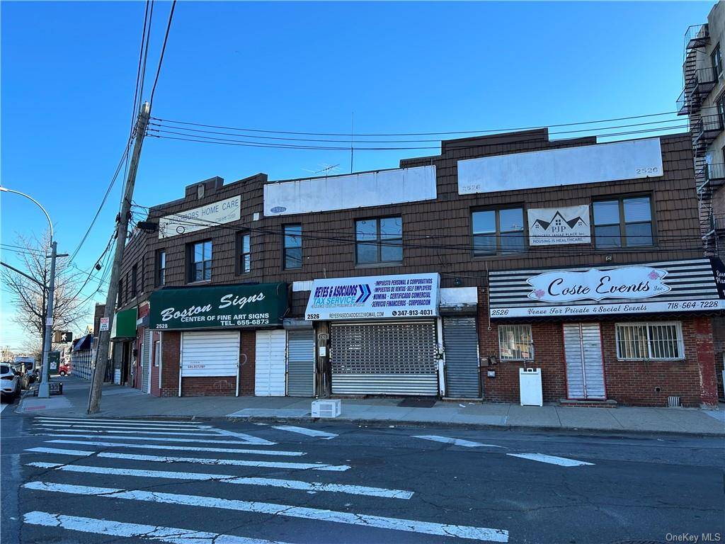 We are thrilled to present a fantastic commercial space for rent in the prime location of the Bronx, offering you an exceptional opportunity to thrive in one of New York.