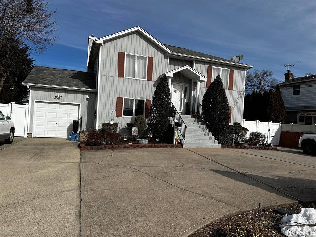 Three Bedroom, Two Bath Apartment that is Conveniently Close to Mall and Long Island Railroad, Hardwood Floors Throughout, Big Living Room, Kitchen Dining Room, Large Master Suite with Walk in ...