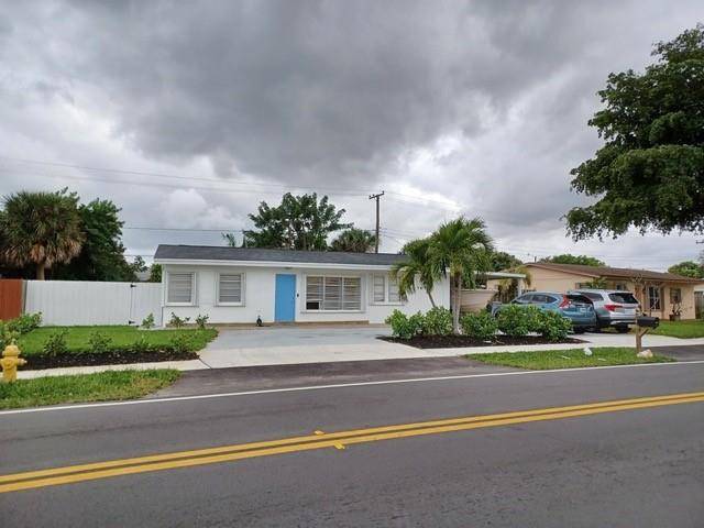 Great location ! Spacious Updated 3 bedroom 2 bath in East Pompano.