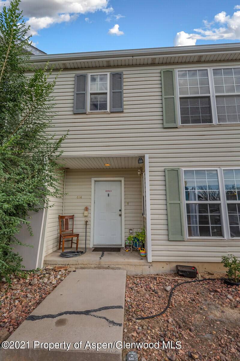 Low maintenance living ! This two story townhouse features 3 bedrooms and 2 full baths upstairs with a conveniently located 1 2 bath downstairs.