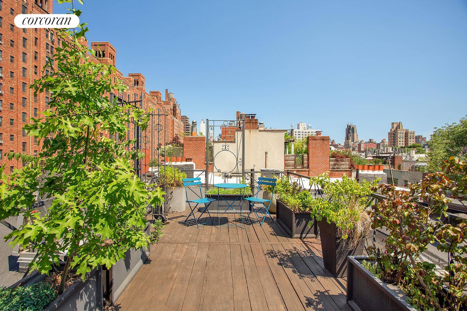 Overlook West Chelsea from your 220 sqft private rooftop located in the iconic Fitzroy Townhomes.