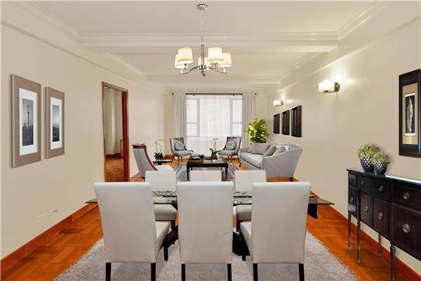 Best priced 2 bedroom condo in Murray Hill !