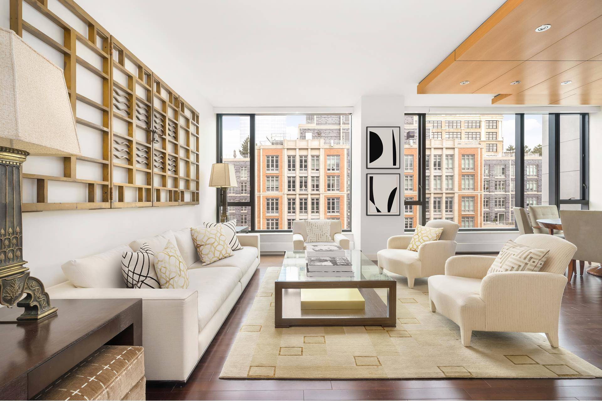 West SoHo Luxury Enjoy downtown living in one of the most premiere neighborhoods NYC has to offer !