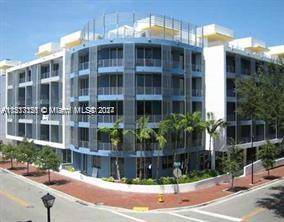 Discover the allure of this exceptional loft in the heart of Coconut Grove !