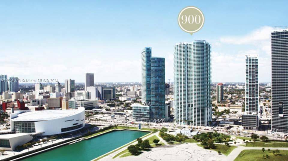 Stunning 2 story bay front townhome in Downtown Miami luxury building 900 Biscayne.