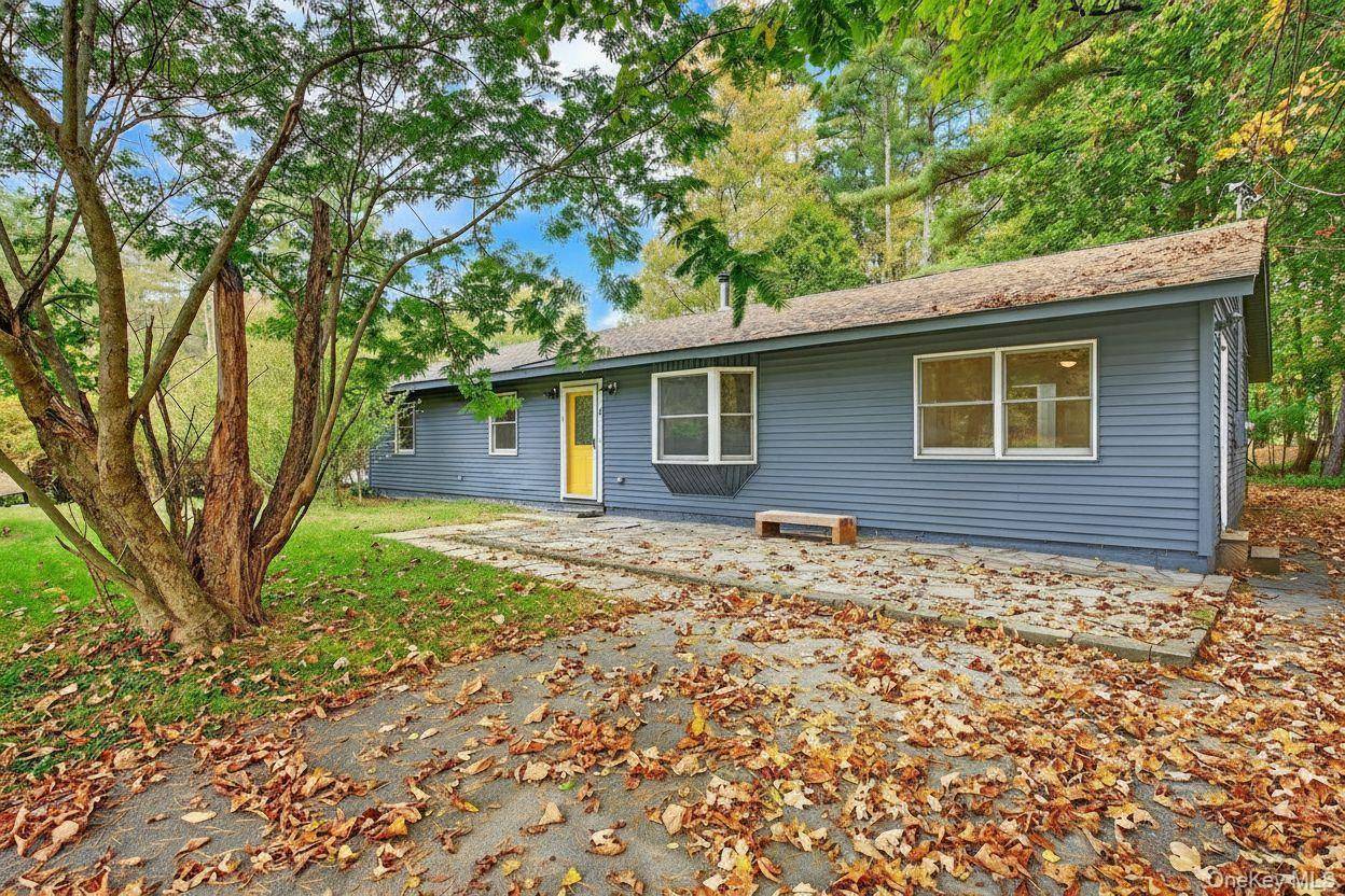 Ideal Woodstock living ! This lovely 4 bedroom 3 bath private ranch is set back from the road on a quiet cul de sac just 3 minutes outside of the ...