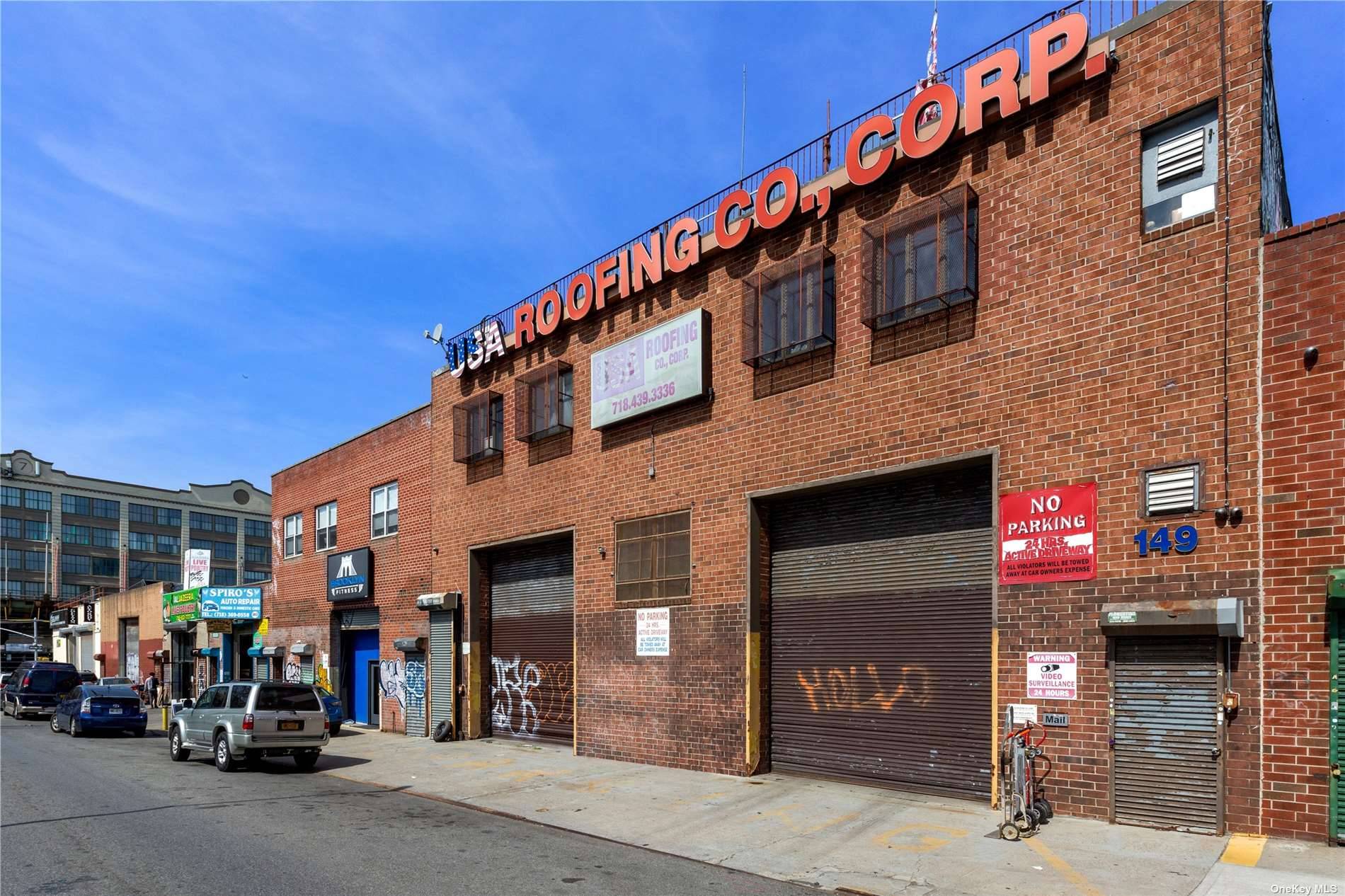 Welcome to Sunset Park's newest industrial real estate offering a spacious and versatile 7, 800 square foot warehouse !