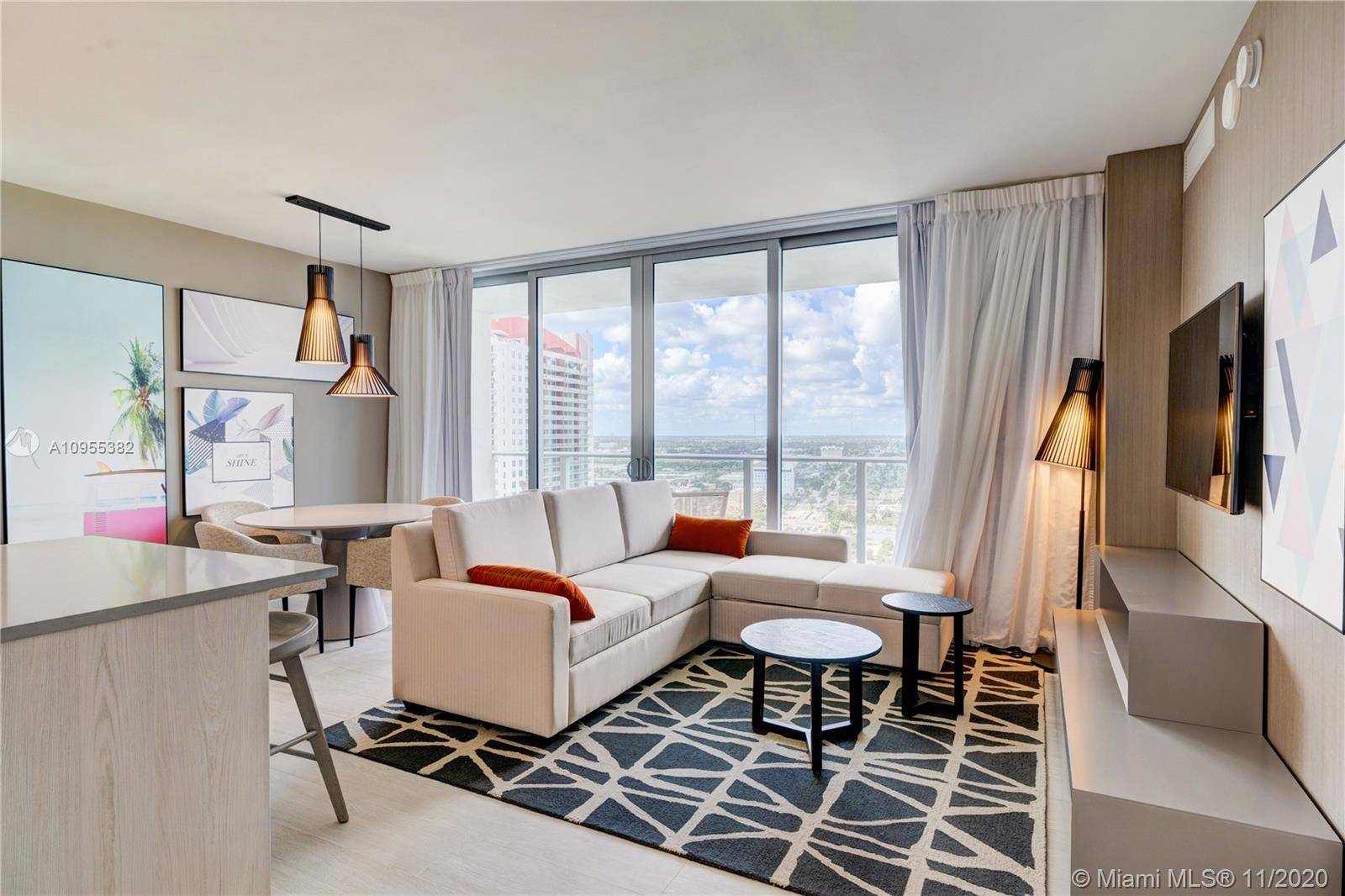 HYDE BEACH HOUSE 5 Luxury on the best line 06 in a 21 floor AMAZING, 1 Bed 1 Bath FULL Furnished, latest generation appliances, the most elegant and well known ...