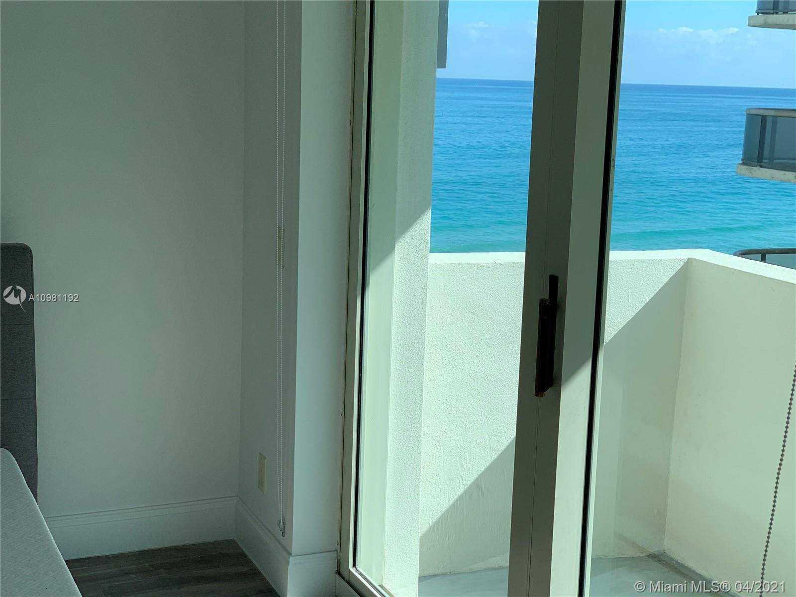 Surfside Bal Harbour Live Style Ocean View apartment new conditions.