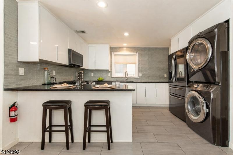 Casual Countertop Dining