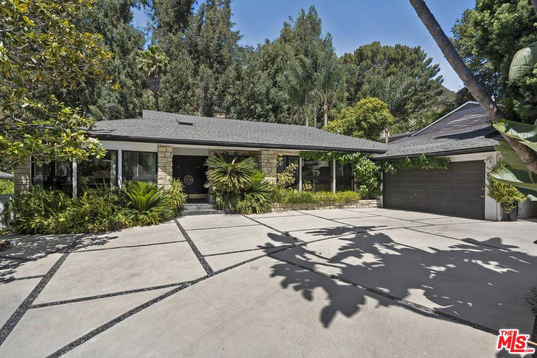 1949   Coldwater Canyon Dr Beverly Hills Flats LA