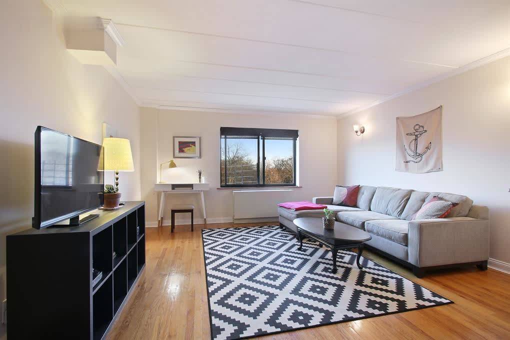 Move right in to this beautiful 1 bedroom apartment right off Prospect Park in prime Windsor Terrace !