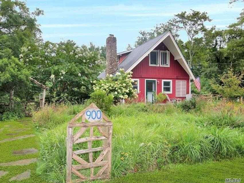 This Cutchogue storied book cottage awaits you.