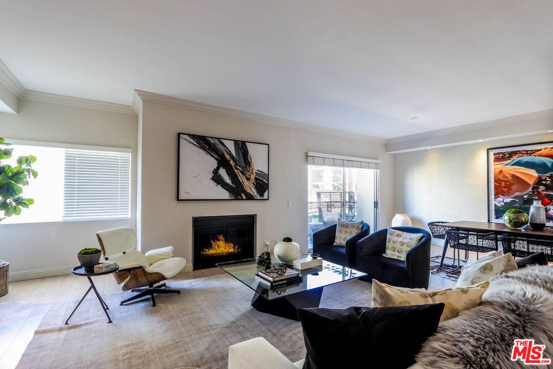 121 S Palm Dr 2BR Beverly Hills La