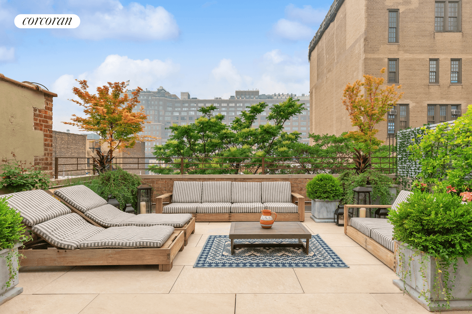 Experience a tranquil and luxurious lifestyle in this Penthouse duplex, boasting 2 bedrooms, 2 bathrooms, and a sprawling private outdoor space.