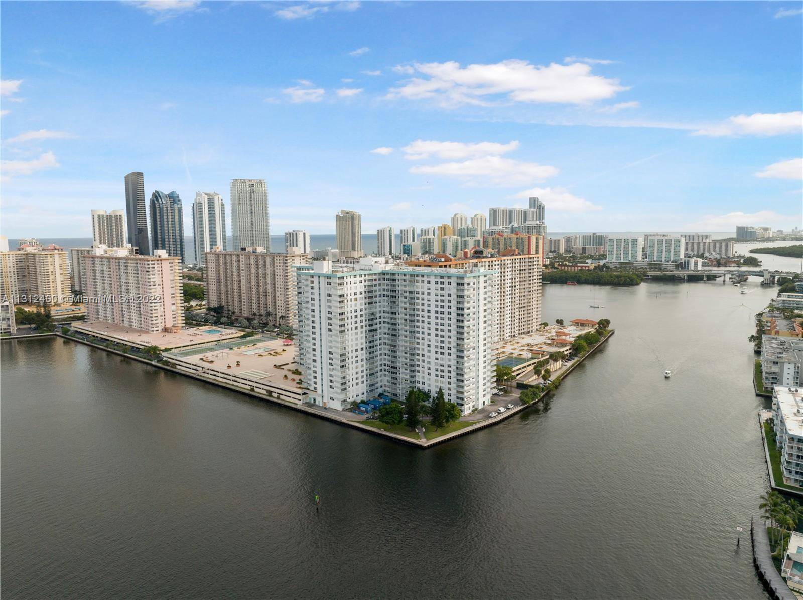 Breathtaking water views as you step inside this penthouse unit located on the 24th floor in the heart of Sunny Isles Beach.
