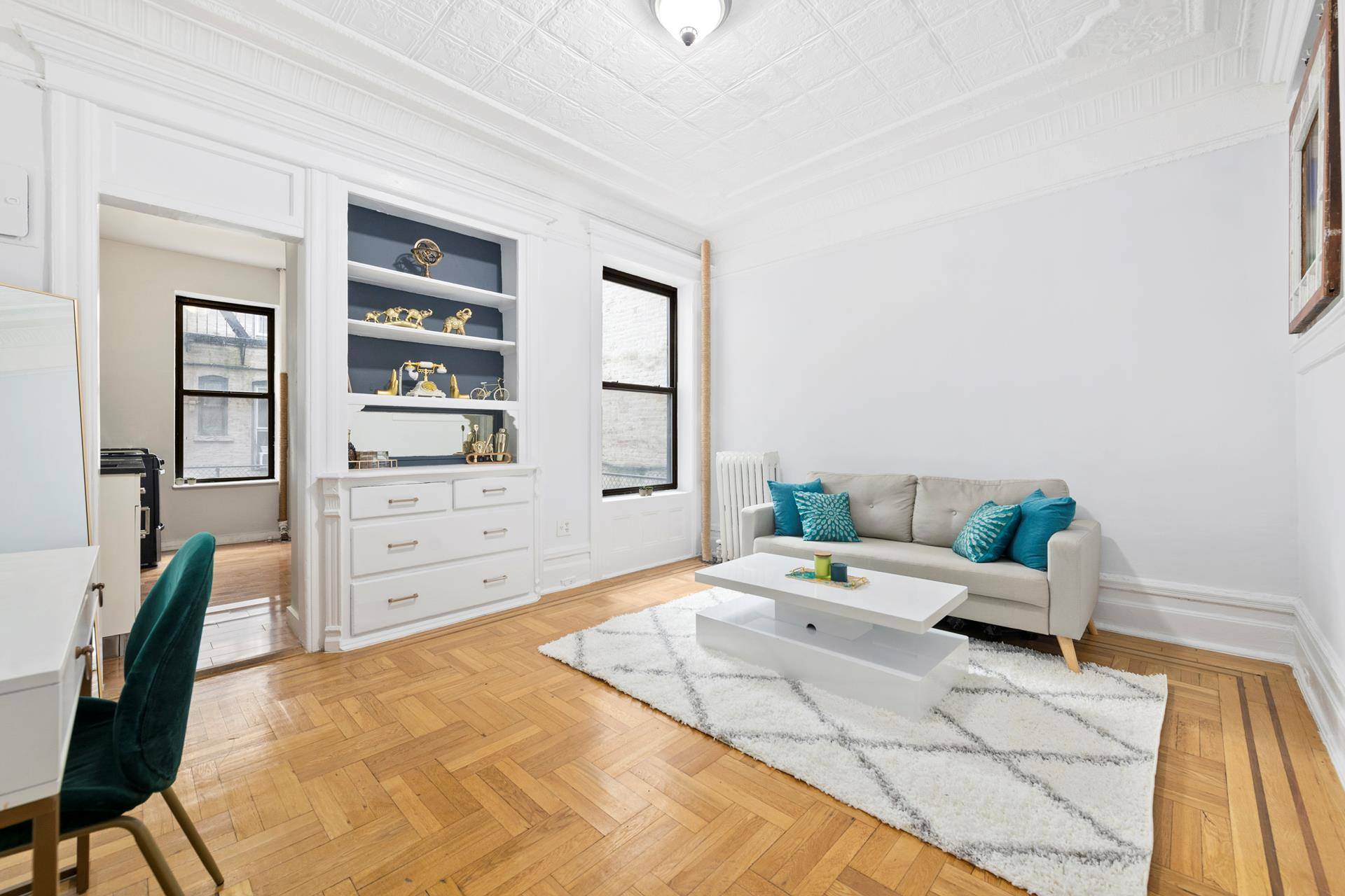Located between Prospect Park West and 8th Avenue, 527 8th Street is a prime Park Slope cooperative building on one of the prettiest tree lined blocks.