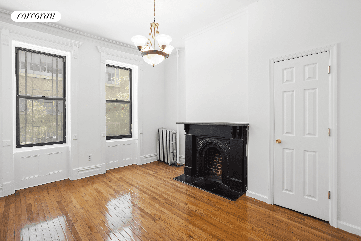 Real 3br 1bath on Columbus Avenue between West 66th and West 67th StreetsFloor through layout King size master bedroom with decorative mantle fireplace facing Columbus Avenue Full or twin bed ...