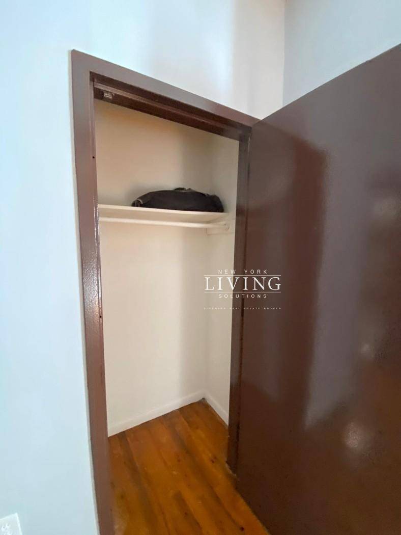 Beautiful NO FEE STUNNING TOP FLOOR 2BR WASHER DRYER INDUSTRIAL CHIC in CROWN HEIGHTS BED STUYPrime Location Boutique Living Distinct Exciting Features In Unit Jumbo Washer Dryer Gorgeous Chef's Open ...