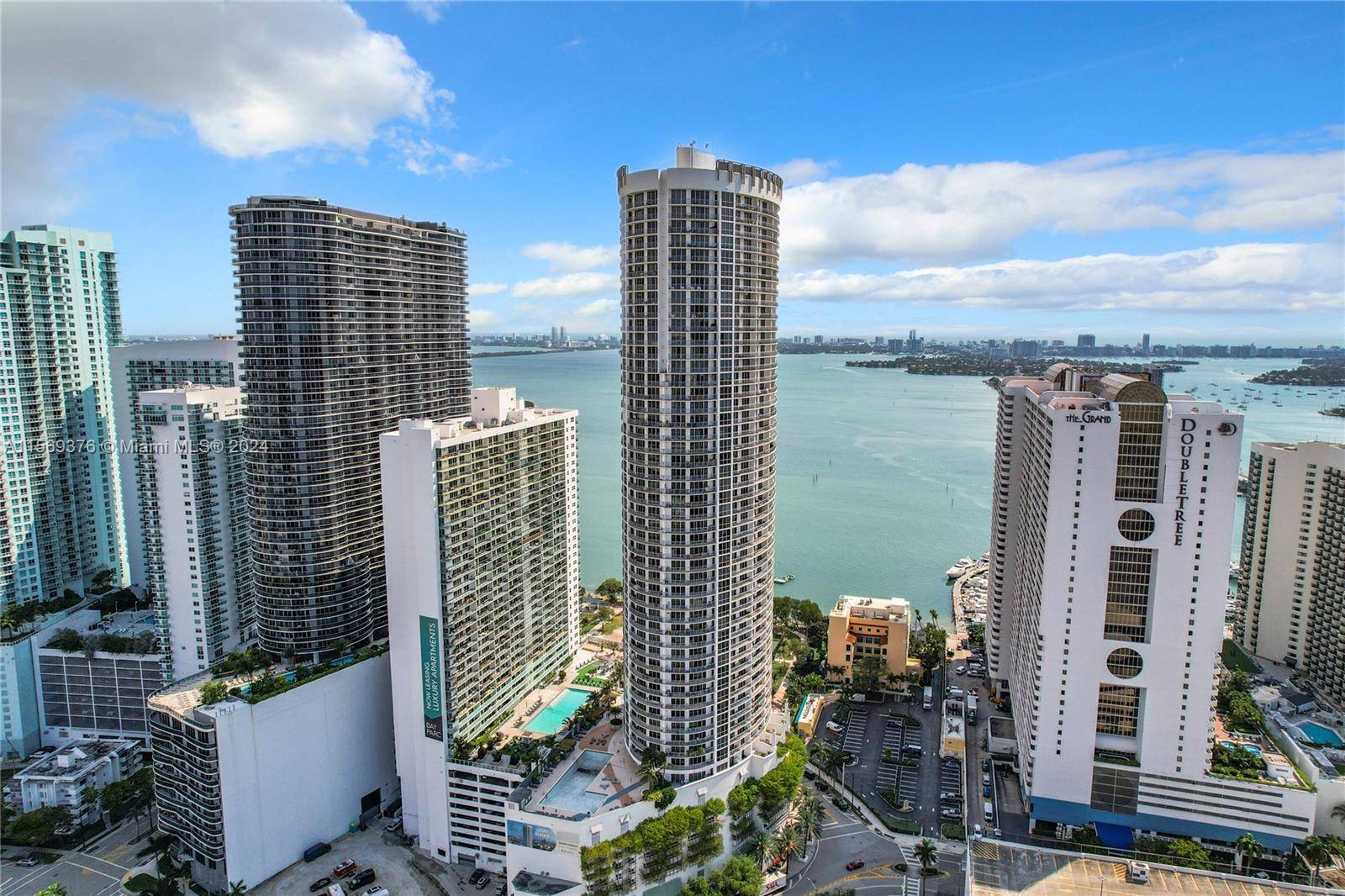 Luxurious studio unit in Miami's Media Entertainment District, within Opera Tower.
