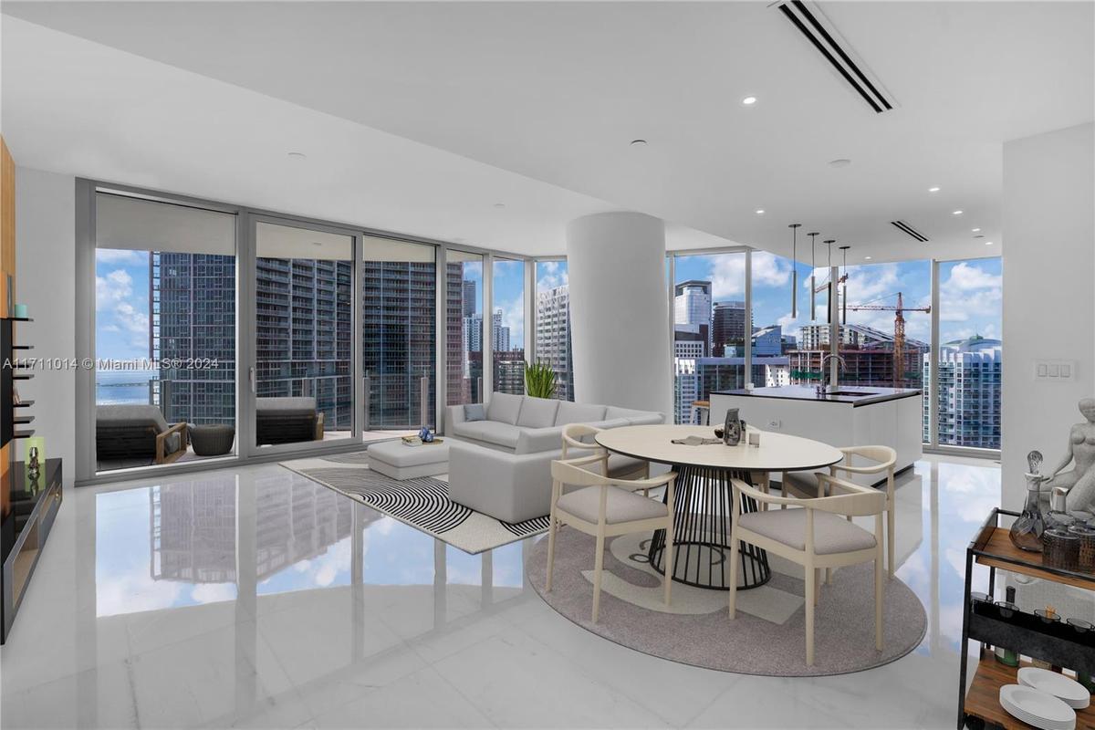 Private Elevator, Private Entrance, double doors. 4007