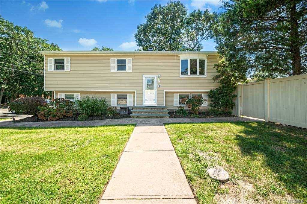 Welcome To 88 Washington Ave In Holtsville Where There Is Nothing To Do But Unpack And Take A Nap, Or Enjoy Your Maintenance Free Deck And Double Lot Yard Complete ...