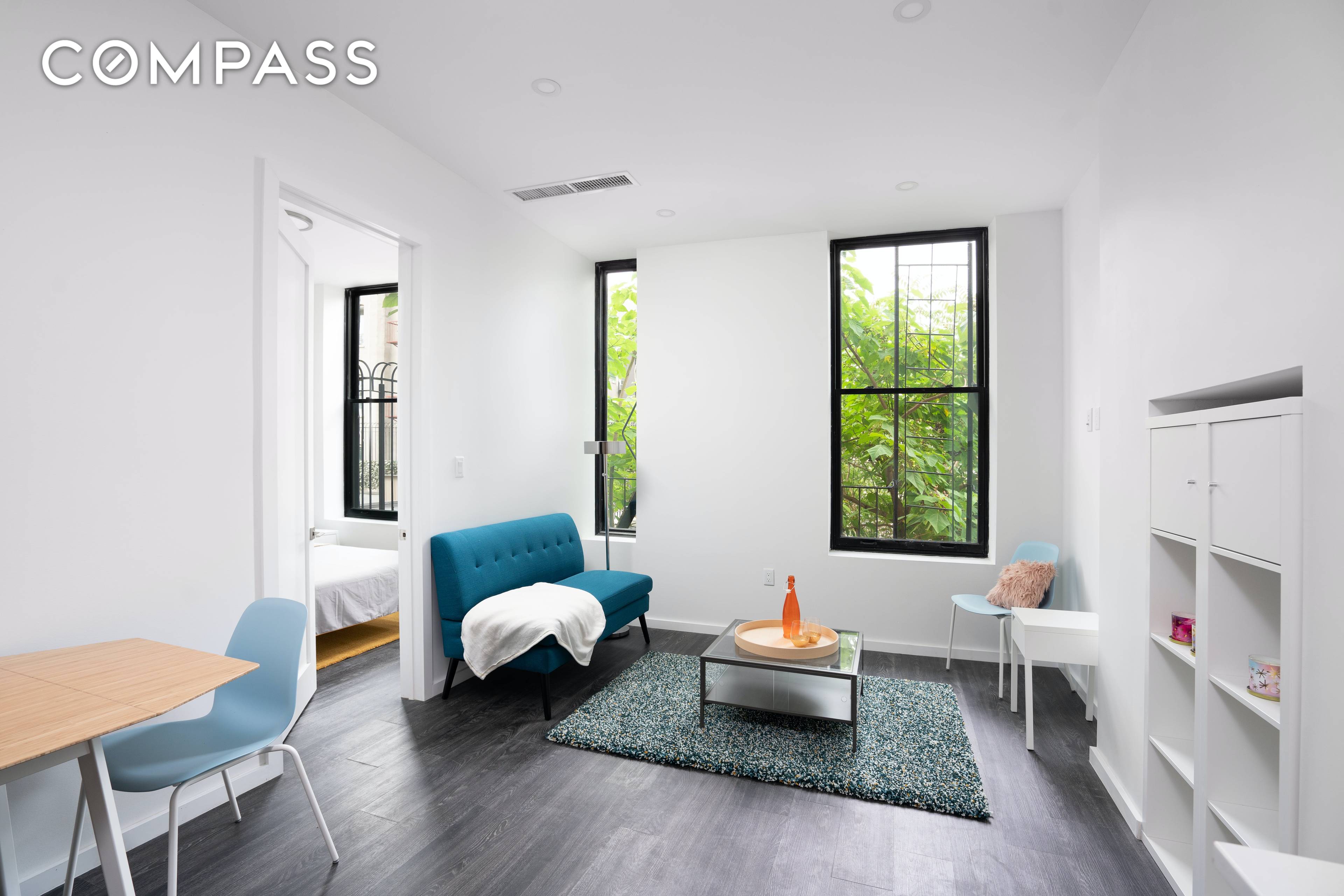 Williamsburg Stunning, Newly Renovated 2BD 1BA Home with Hardwood Flooring, Loft like Ceilings, Sound Proof Windows, Chef s Kitchen with Integrated Appliances, and Video Intercom.