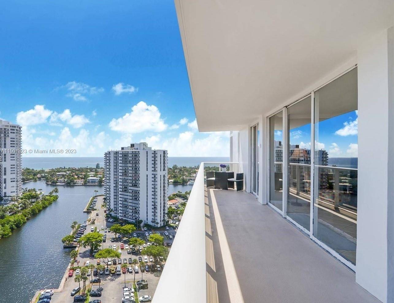 Desirable 2 bed 2 bathroom apartment with ocean and bay view in Aventura Flamenco !