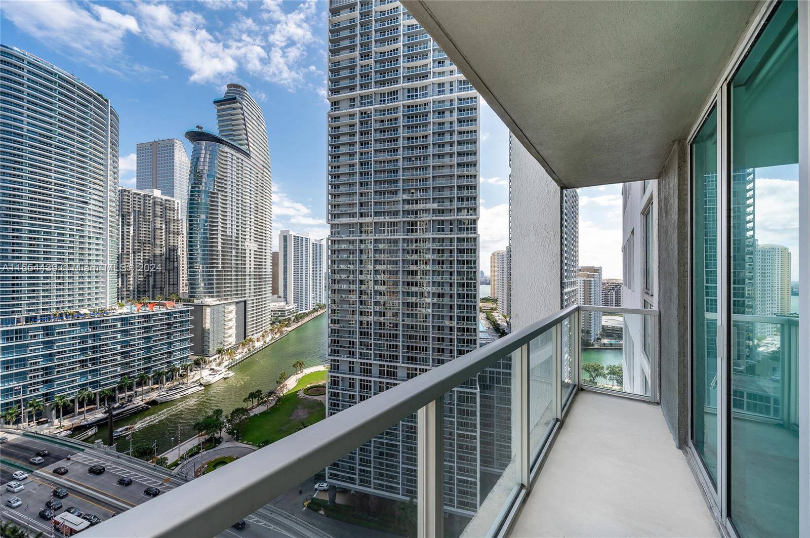 Experience luxury living in the heart of Brickell with this stunning 1 bedroom, 1 bathroom unit spanning 754 square feet.