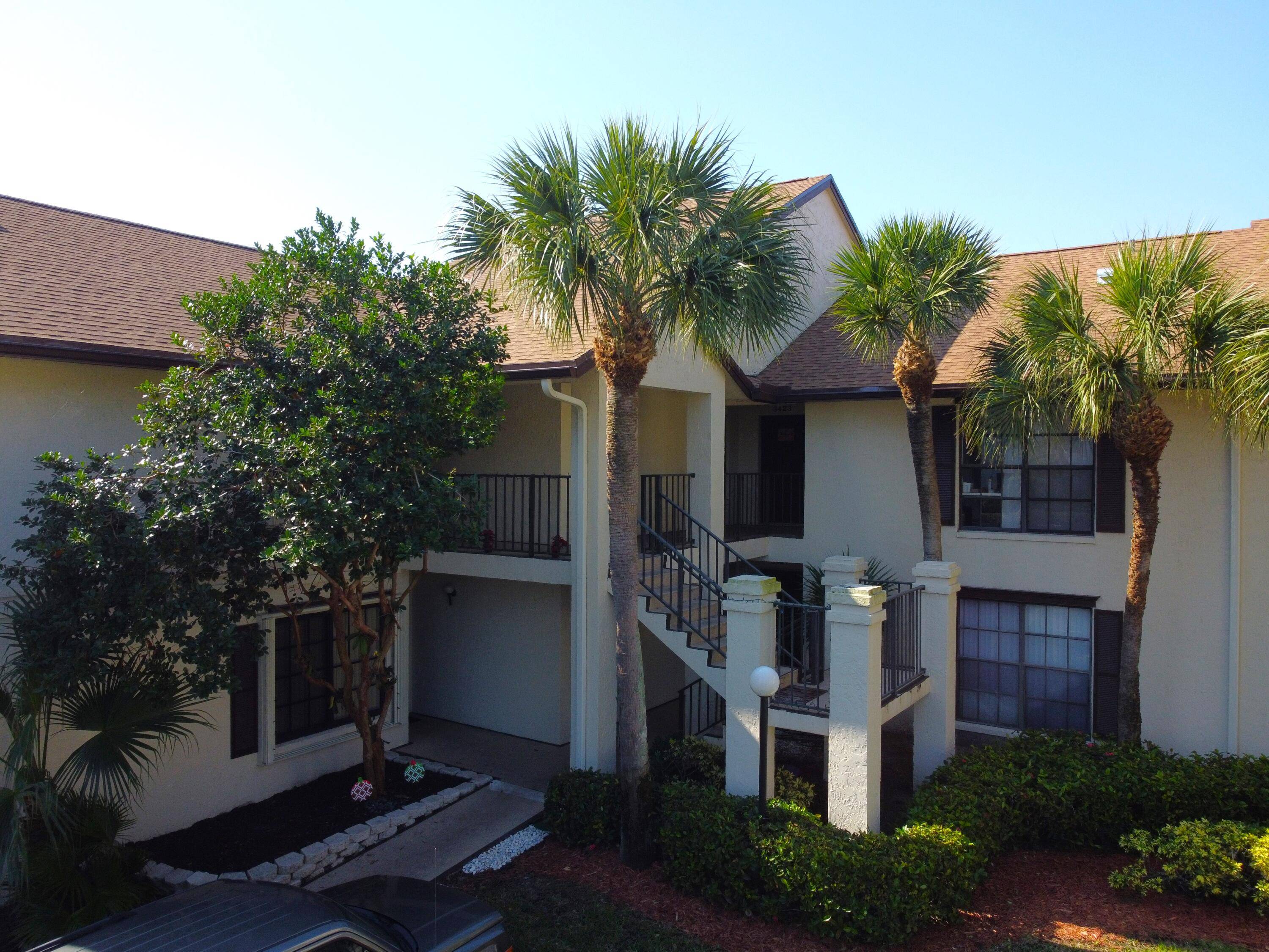 Must See ! ! ! ! Beautiful and spacious 2 2 in the heart of Greenacres.