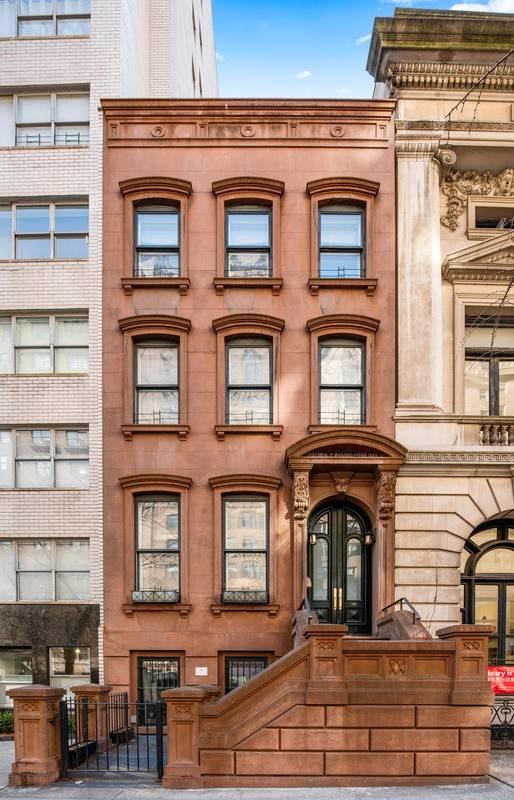 This stunning four story townhouse at 226 East 79th Street boasts a versatile layout that is sure to meet the needs of any buyer.