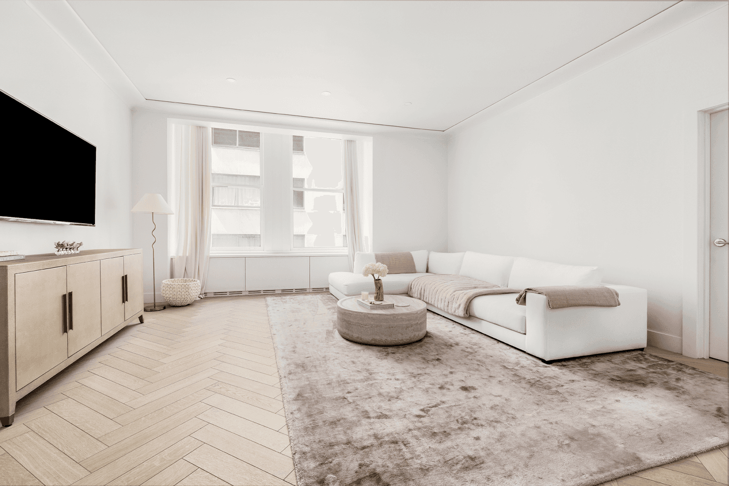 Live in timeless luxury at The Cipriani Club Residences, a historic Beaux Arts landmark at 55 Wall Street.