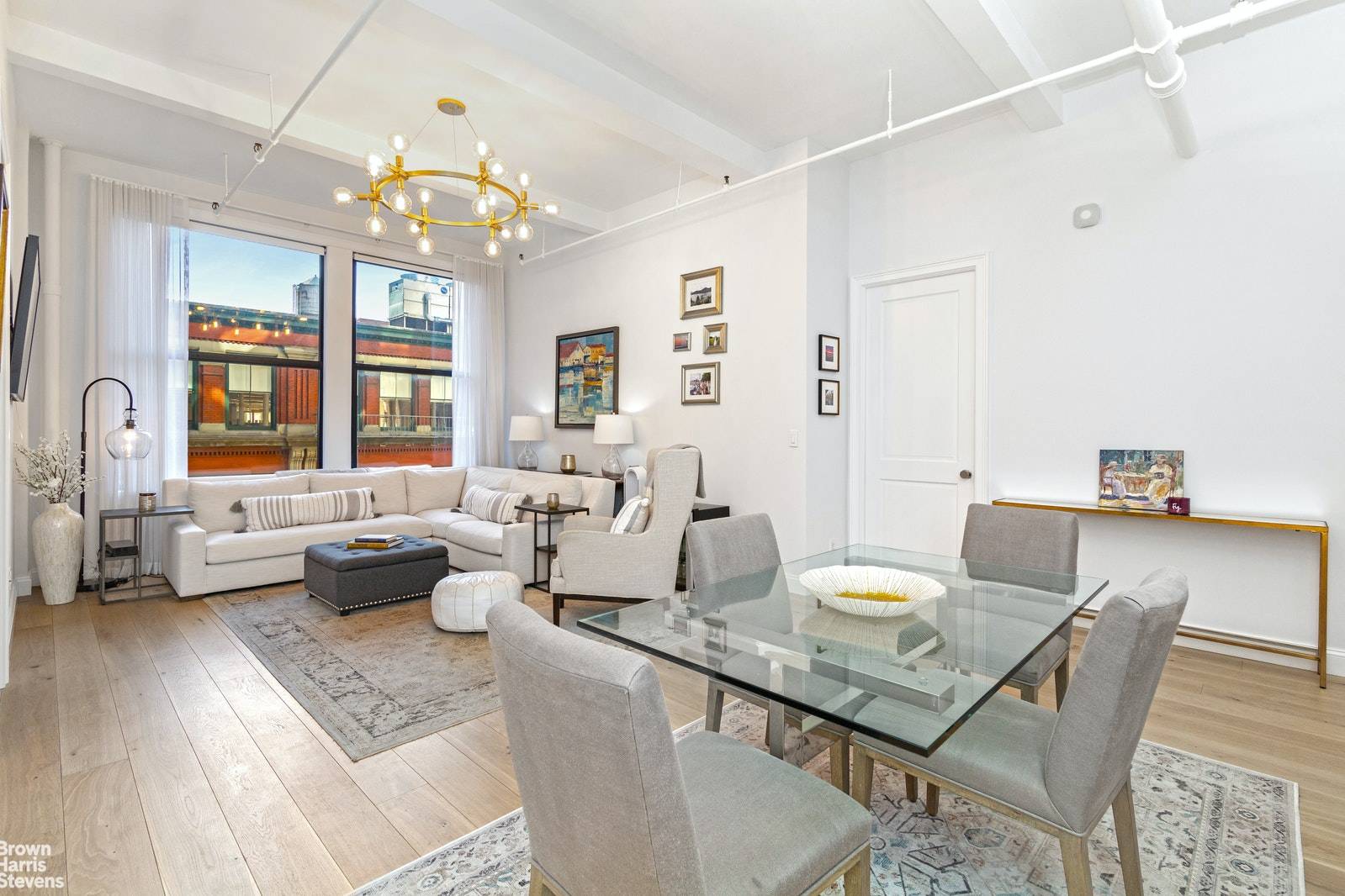Right between Flatiron and Gramercy sits this sun filled recently renovated 2 bedroom loft.